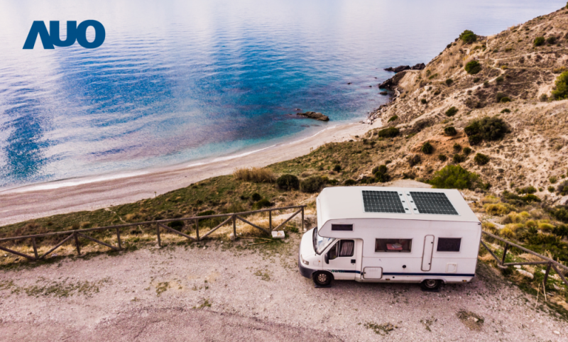 「可撓輕量化太陽光電板SunCurva」使用輕量特殊耐候型複合板取代傳統太陽能板的玻璃前板，不僅降低70%重量，每米平方僅3Kg；具有抗衝擊性能及通過電磁相容性測試，可應用於交通運輸工具，如露營車、遊艇等